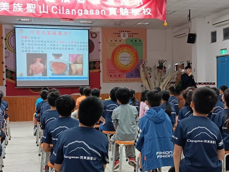 鳳林警深入豐濱國小 宣導婦幼安全